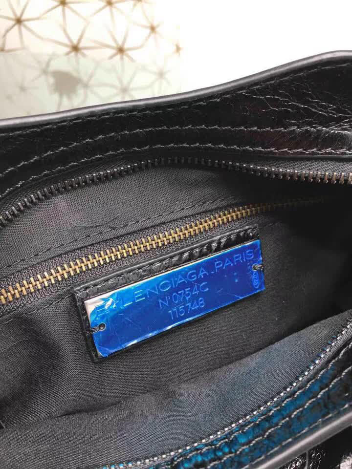 BALENCIAG巴黎世家 經典款 義大利進口原版油蠟頭層牛皮 古銅釘黑色 時尚百搭 手提肩背斜挎包  BL1308
